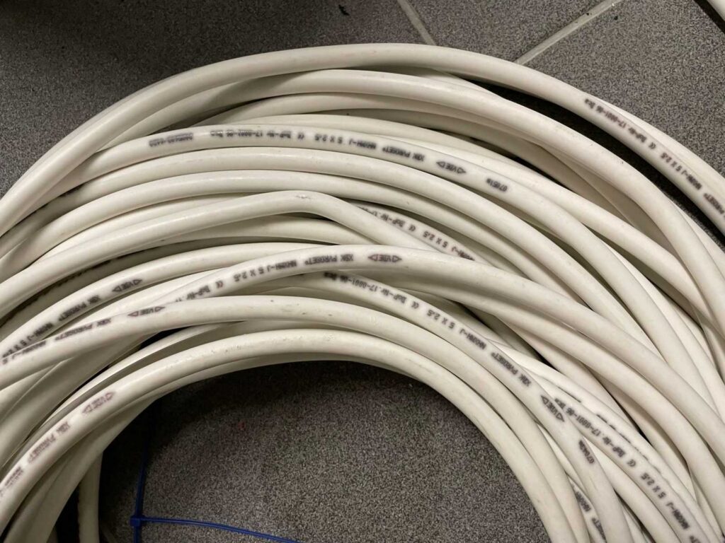 Installatiekabel voor een technisch project